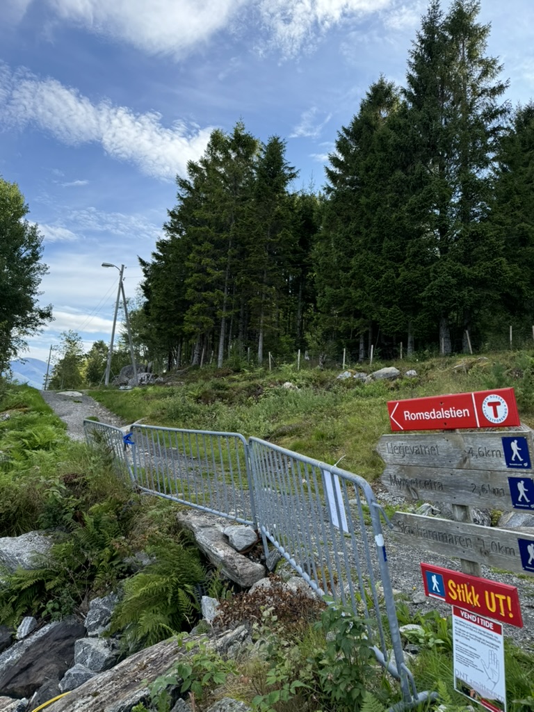 View of the fjord at the start of the trail in Åfarnes.